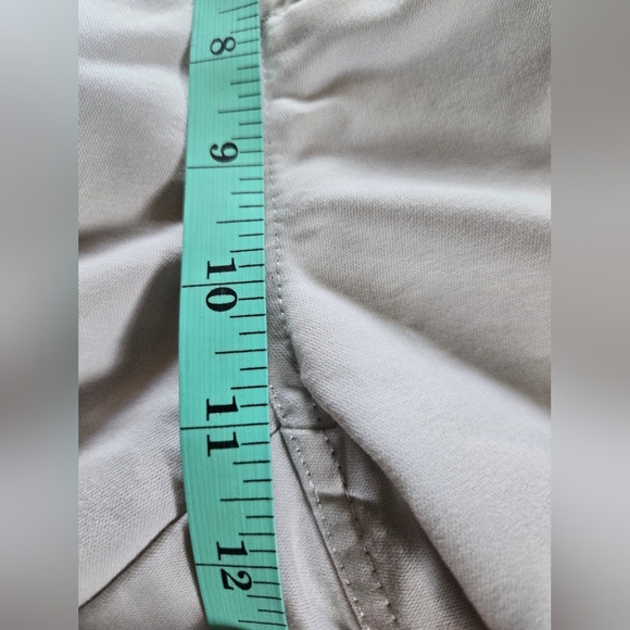 Repreve | Men's Beige Shorts, Size 34 - Picture 5 of 6